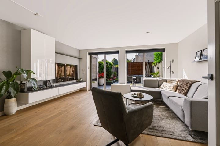 Tussenwoning te koop: Waalsteen 38, Houten