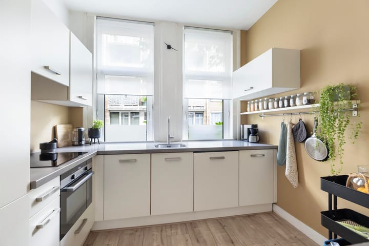 Tussenwoning te koop: Schiebroeksestraat 49, Rotterdam