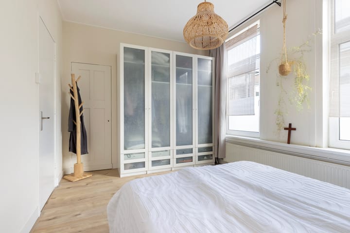 Tussenwoning te koop: Schiebroeksestraat 49, Rotterdam