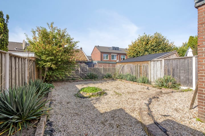Twee-onder-één-kap te koop: anjerstraat 33, Oldenzaal