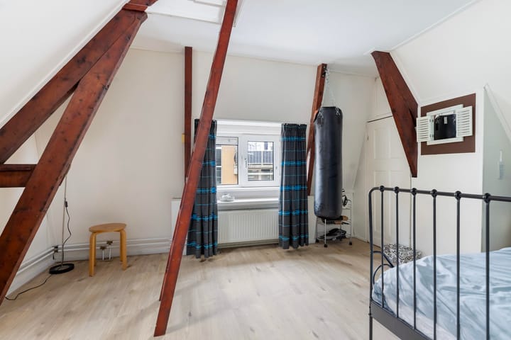 Tussenwoning te koop: Schiebroeksestraat 49, Rotterdam