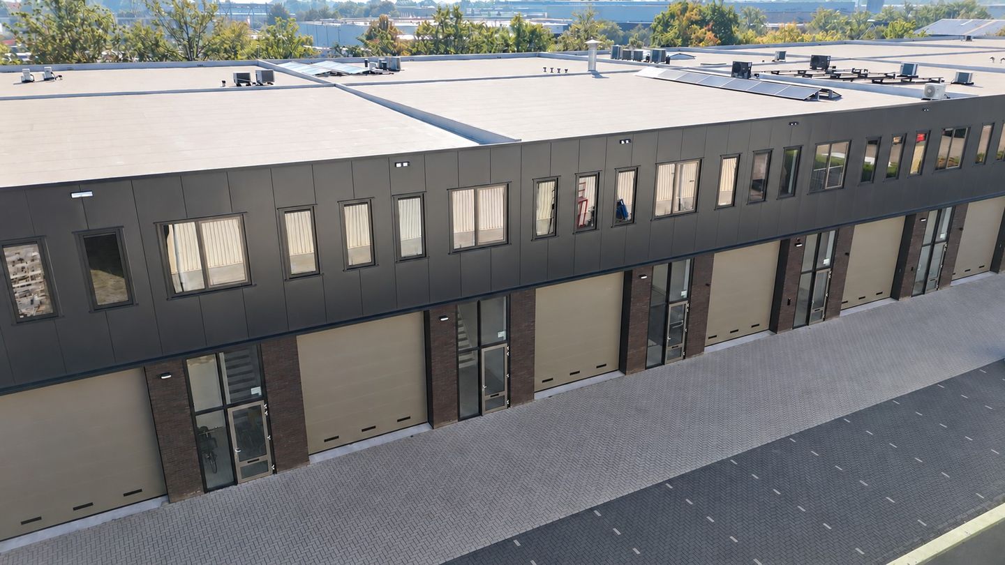 View photo 3 of Accustraat 21-M