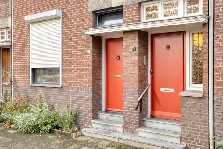 Photo 2 of Raadhuisstraat 15
