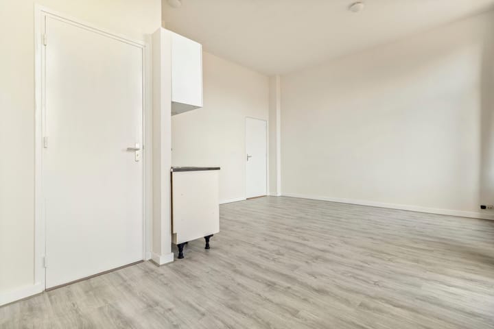 Studio te koop: Koningin Emmaplein 12B01, Maastricht