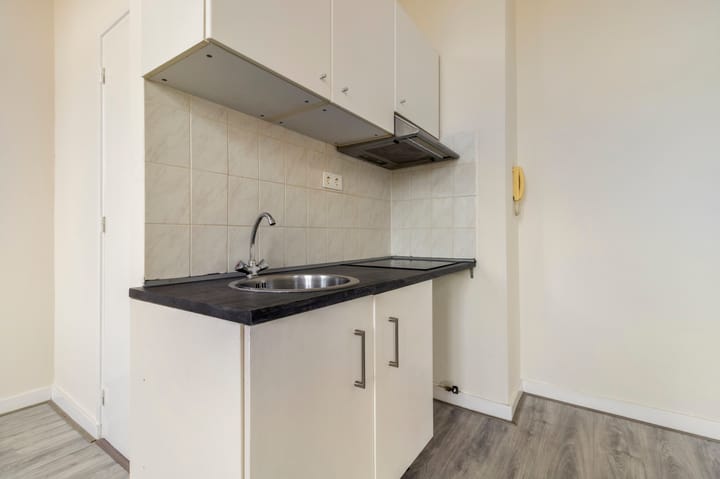 Studio te koop: Koningin Emmaplein 12B01, Maastricht