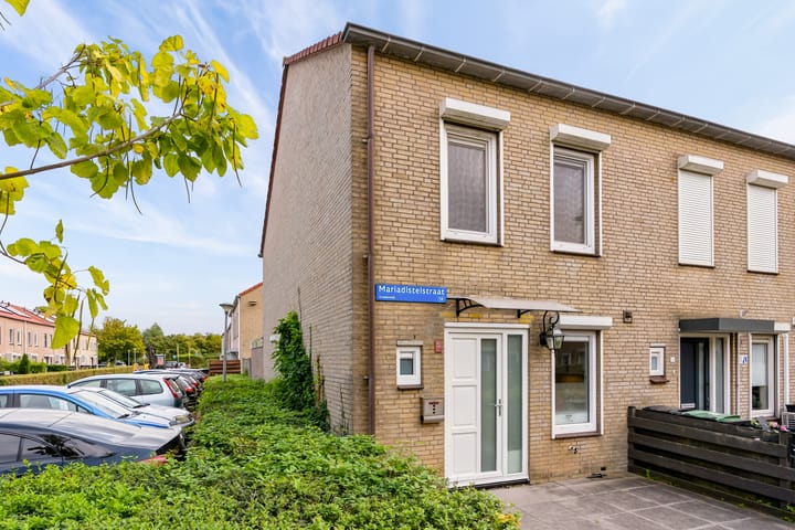 Hoekwoning te koop: Mariadistelstraat 18, Almere
