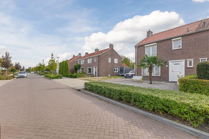 Twee-onder-één-kap te koop: Reisvennestraat 53, Valkenswaard