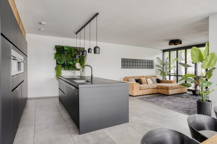 Tussenwoning te koop: Gentiaan 10, Heerlen