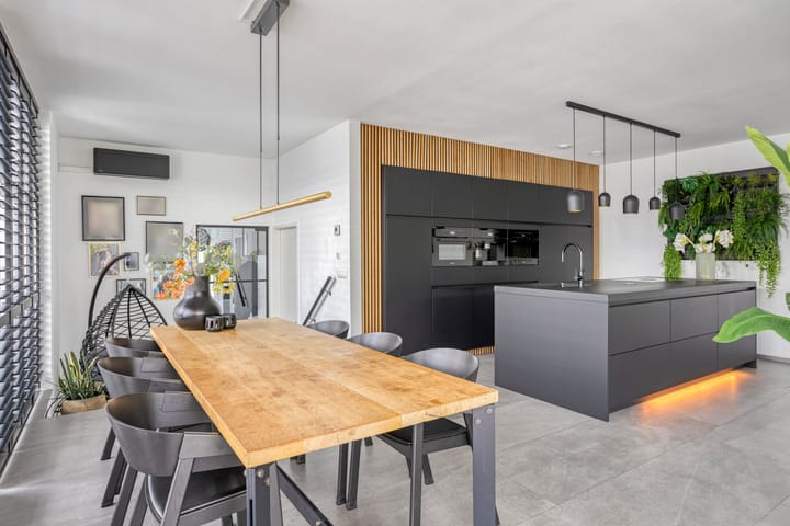 Tussenwoning te koop: Gentiaan 10, Heerlen
