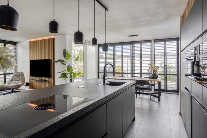 Tussenwoning te koop: Gentiaan 10, Heerlen