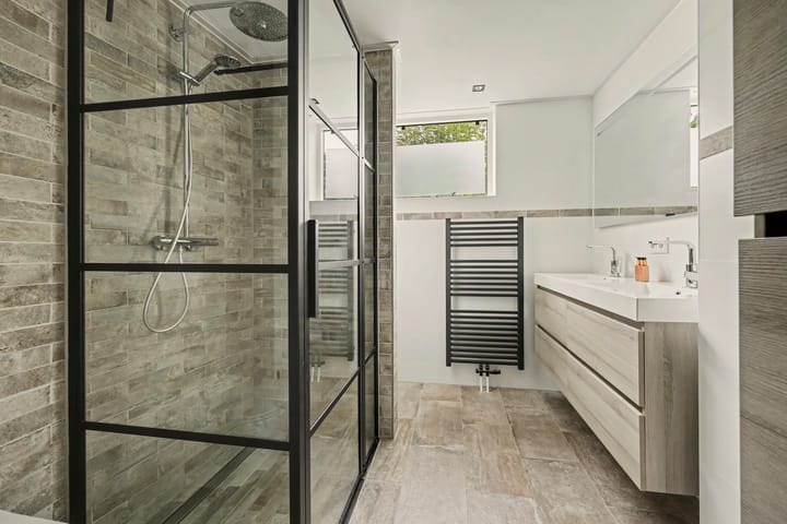 Tussenwoning te koop: Fonteinkruidlaan 7, Enschede