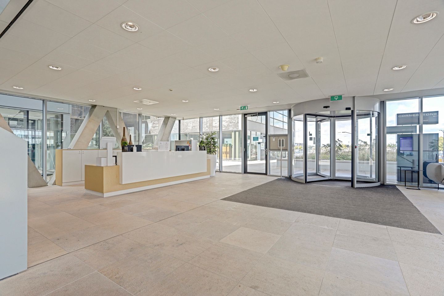 Bekijk foto 5 van Rotterdam Airportplein 22