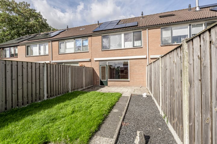 Tussenwoning te koop: Grondzeiler 15, Puttershoek