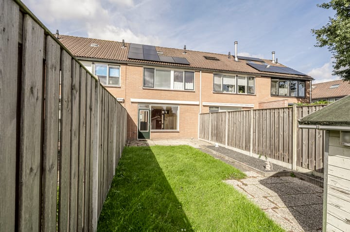Tussenwoning te koop: Grondzeiler 15, Puttershoek