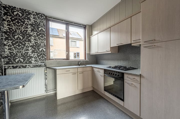 Tussenwoning te koop: Grondzeiler 15, Puttershoek