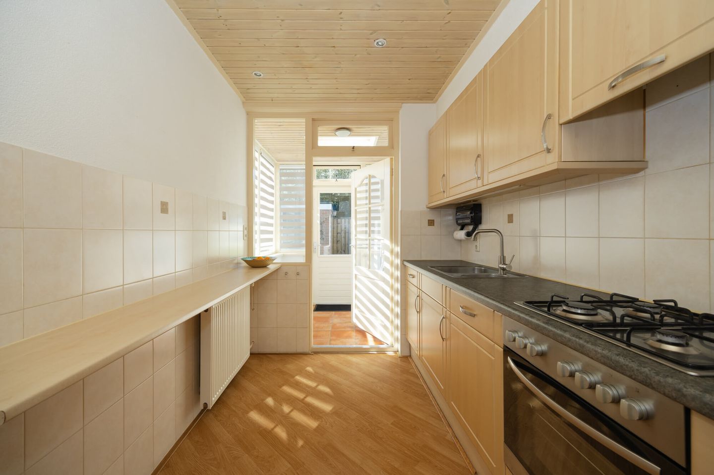 Photo 10 of Raadhuisstraat 32