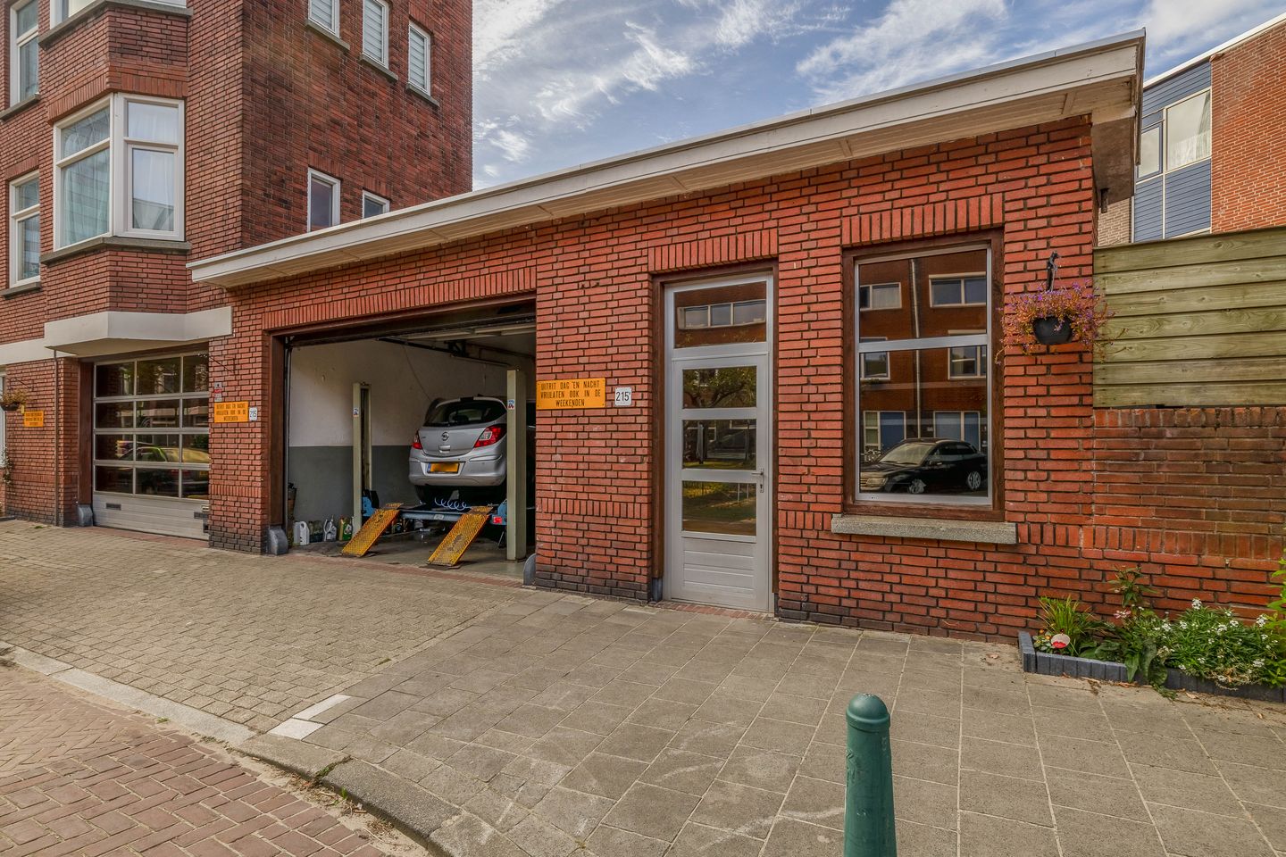 Bekijk foto 4 van Van den Boschstraat 215