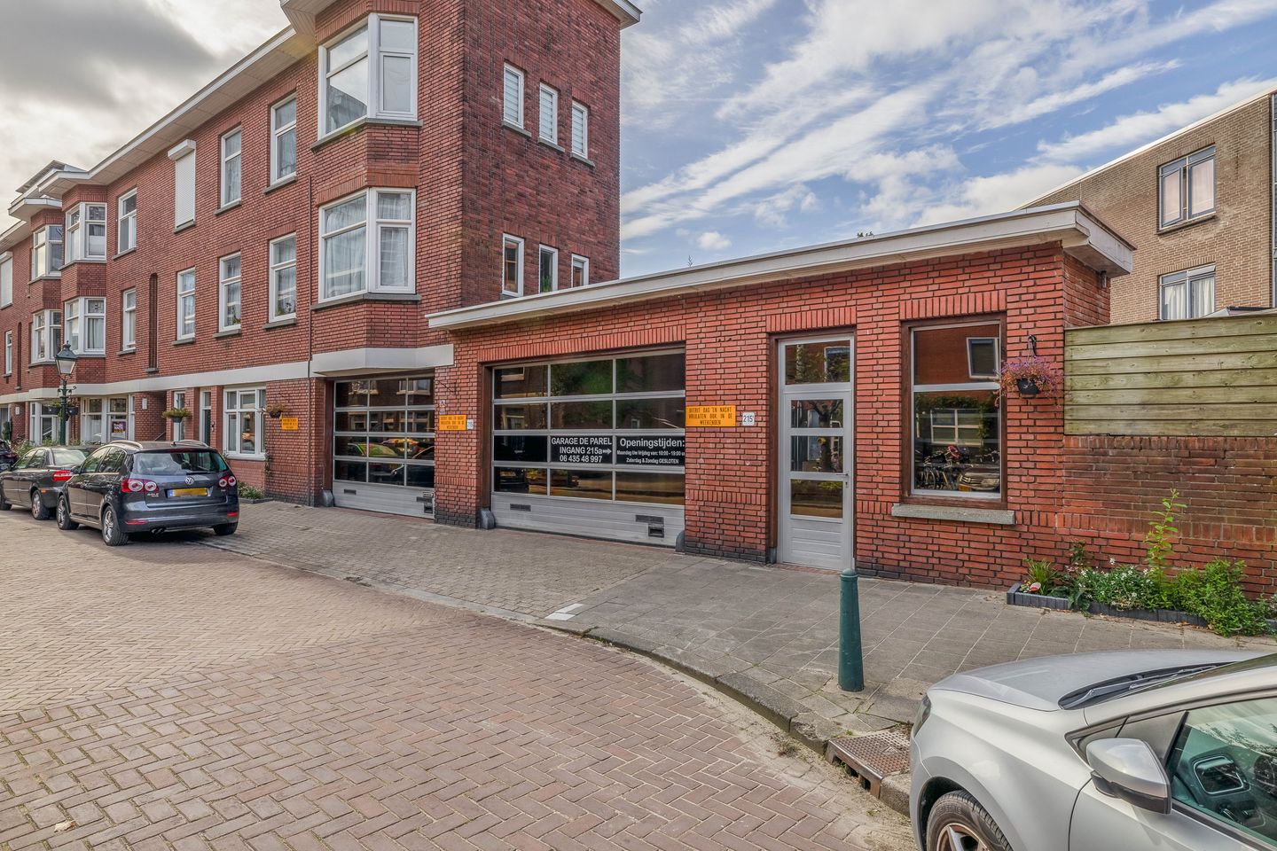 Bekijk foto 1 van Van den Boschstraat 215