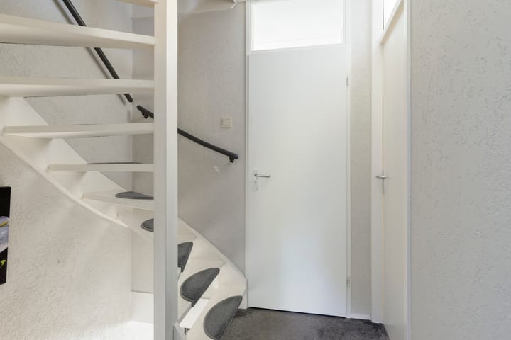 Tussenwoning te koop: Roerdompweg 76, Oud-Beijerland