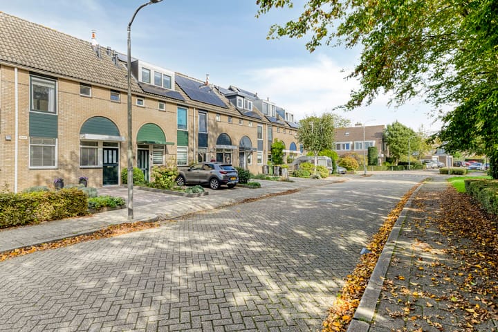 Tussenwoning te koop: Roerdompweg 76, Oud-Beijerland