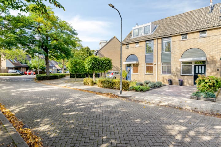 Tussenwoning te koop: Roerdompweg 76, Oud-Beijerland
