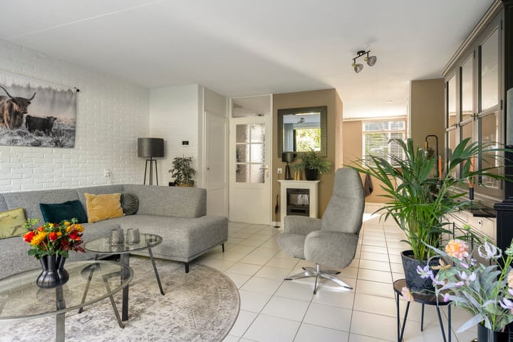 Tussenwoning te koop: Roerdompweg 76, Oud-Beijerland