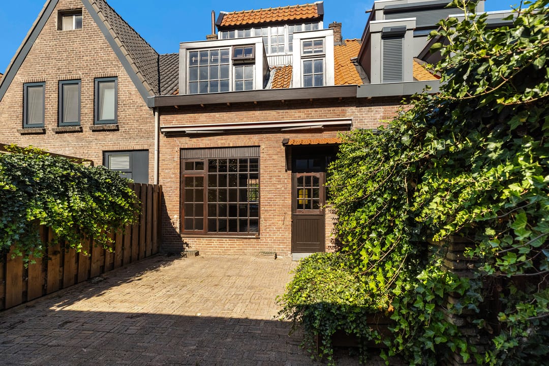 Photo 32 of Burgemeester Bosstraat 36