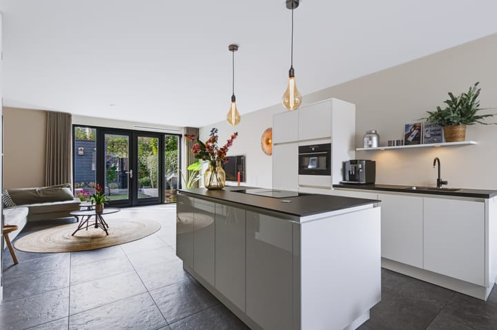 Photo 2 of Evert van 't Landstraat 33