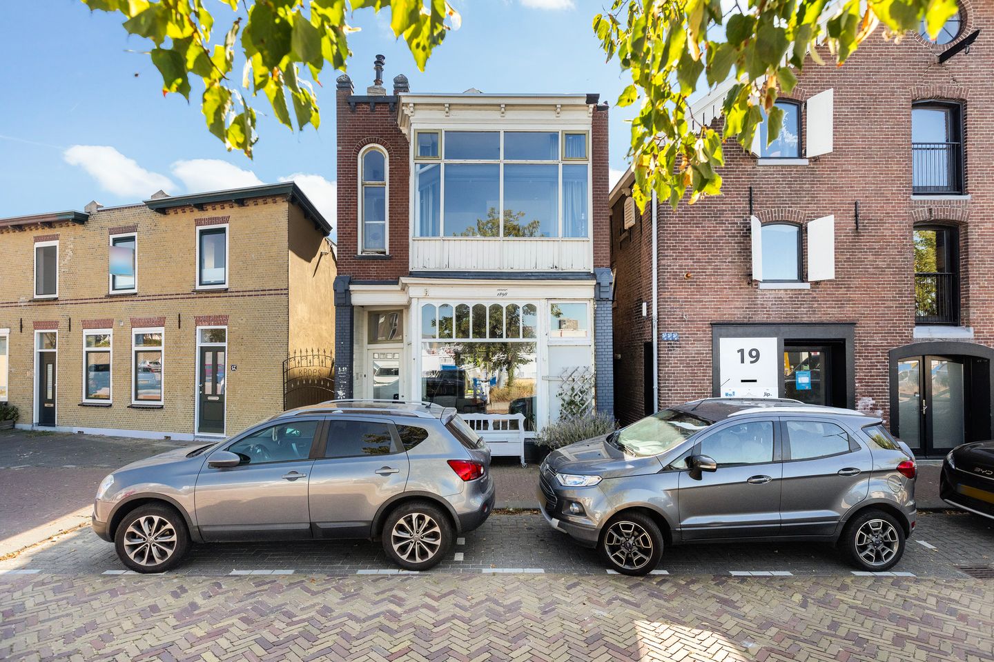 Foto 1 van Burg. De Jonghkade 18