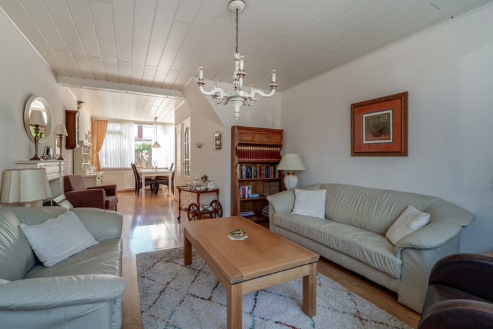 Tussenwoning te koop: Willem Kloosstraat 12, Zevenaar