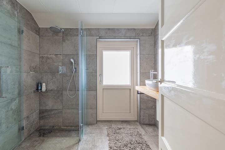 Tussenwoning te koop: Van Doornlaan 49, Vlissingen