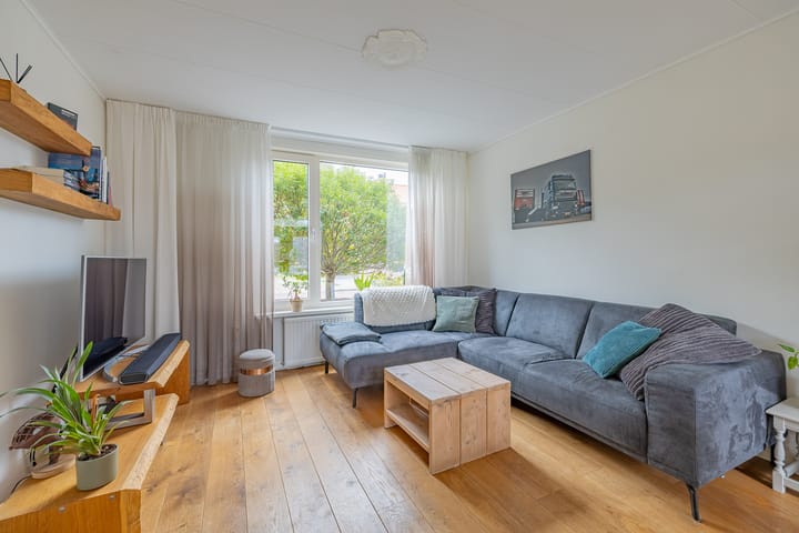 Tussenwoning te koop: Van Doornlaan 49, Vlissingen