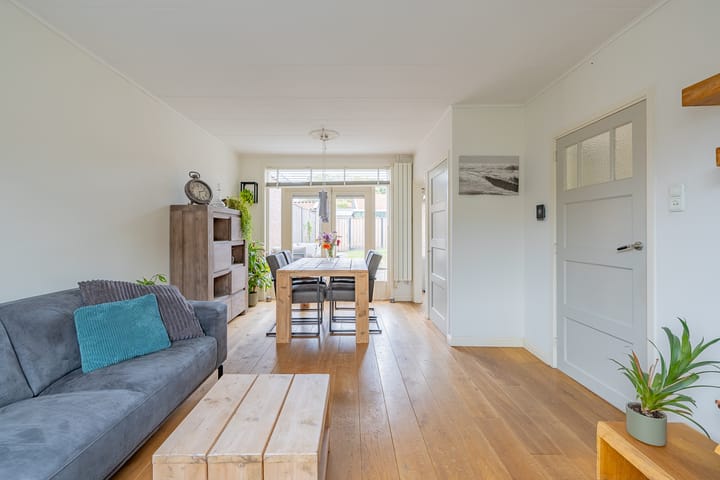 Tussenwoning te koop: Van Doornlaan 49, Vlissingen