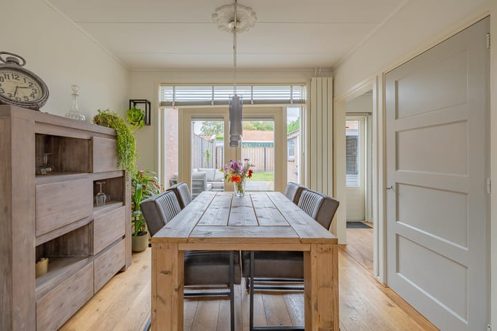 Tussenwoning te koop: Van Doornlaan 49, Vlissingen