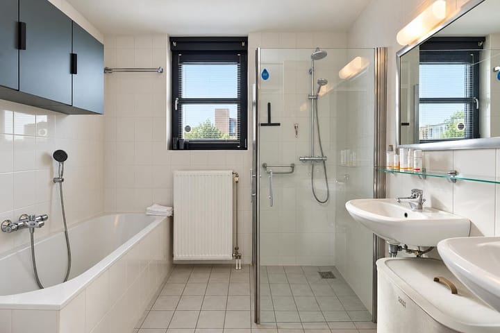 Twee-onder-één-kap te koop: De Korte Helster 120, Elst (Ge)
