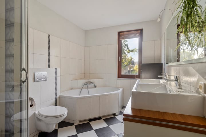 Tussenwoning te koop: Grashoen 82, Eindhoven
