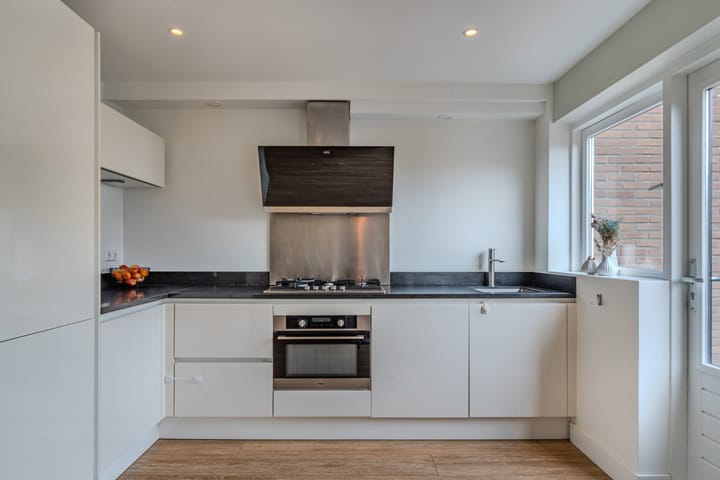Tussenwoning te koop: Edisonstraat 29, Huizen