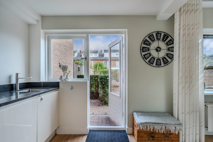 Tussenwoning te koop: Edisonstraat 29, Huizen