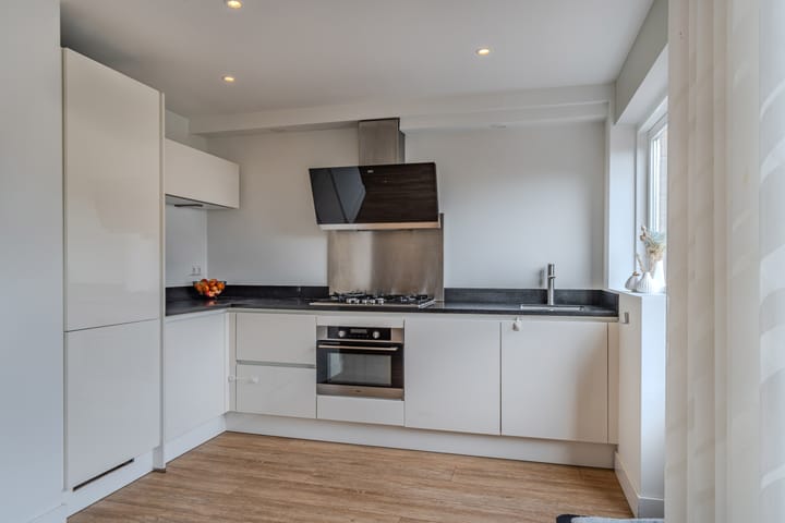 Tussenwoning te koop: Edisonstraat 29, Huizen