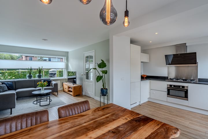 Tussenwoning te koop: Edisonstraat 29, Huizen