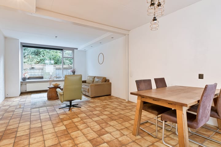 Tussenwoning te koop: Achter Nieuwstraat 13, Bodegraven
