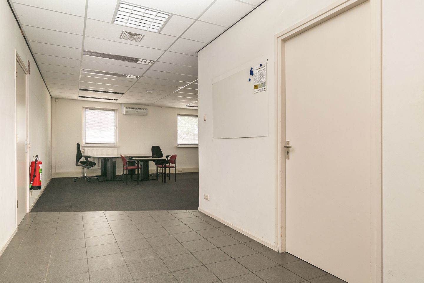 Bekijk foto 3 van Rooseindsestraat 29