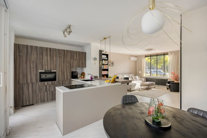 Tussenwoning te koop: Ambachtsingel 69, Roermond