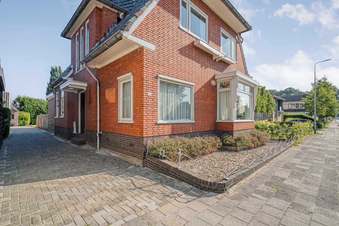 Photo 11 of Moerheimstraat 120