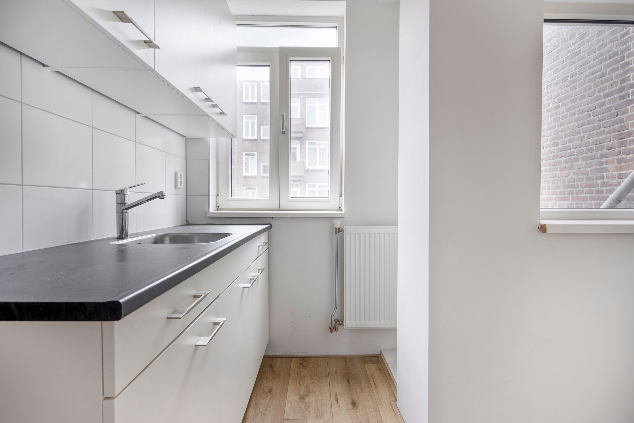Photo 3 of Moerkerkestraat 61-A01