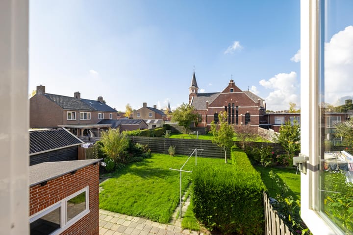 Twee-onder-één-kap te koop: Klaas Luidensstraat 1, Ulrum