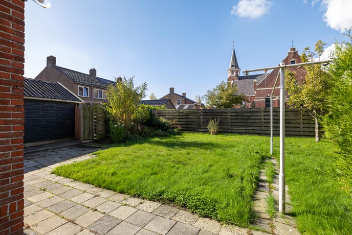 Twee-onder-één-kap te koop: Klaas Luidensstraat 1, Ulrum