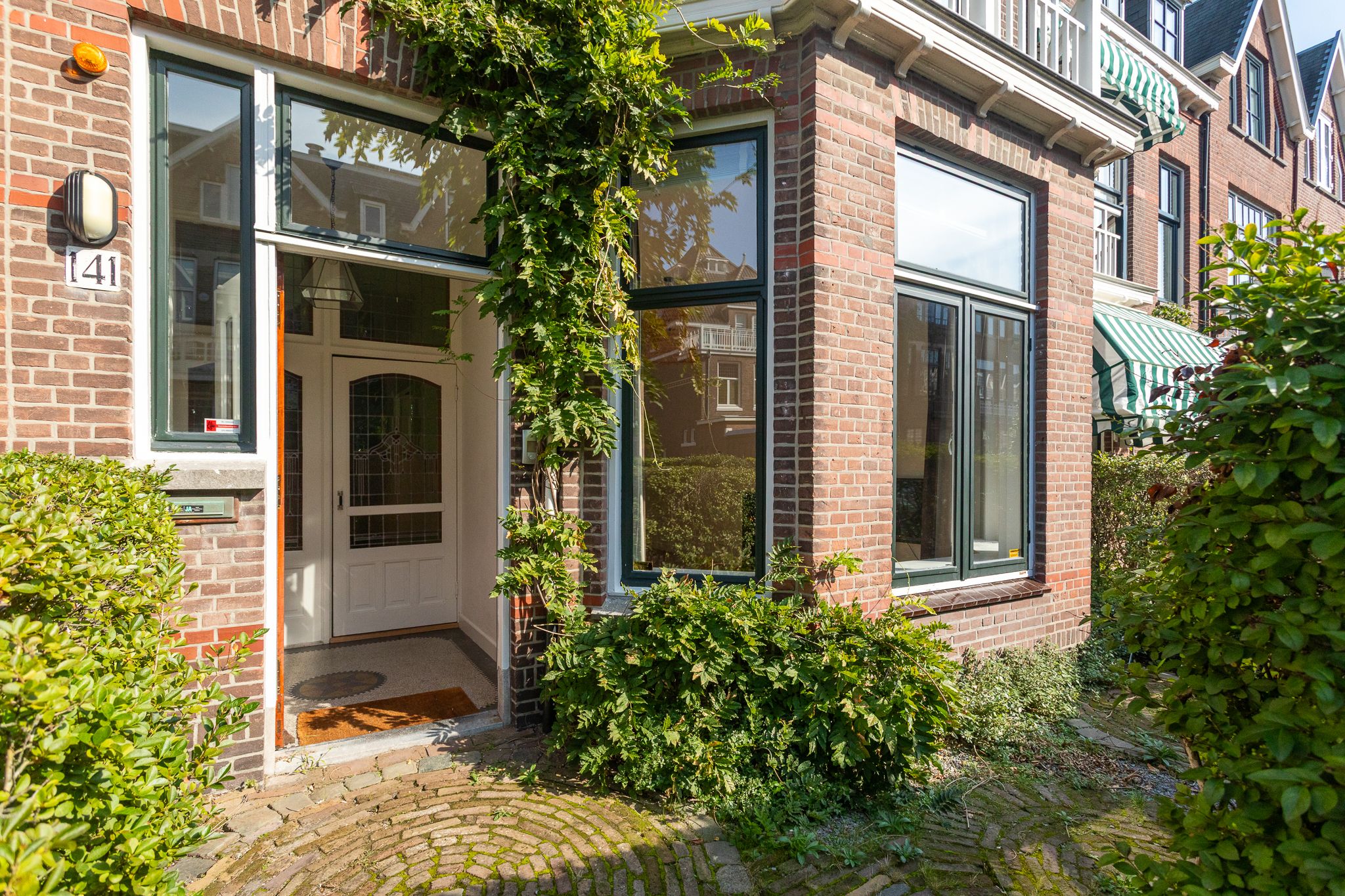Photo 6 of Bentinckstraat 141