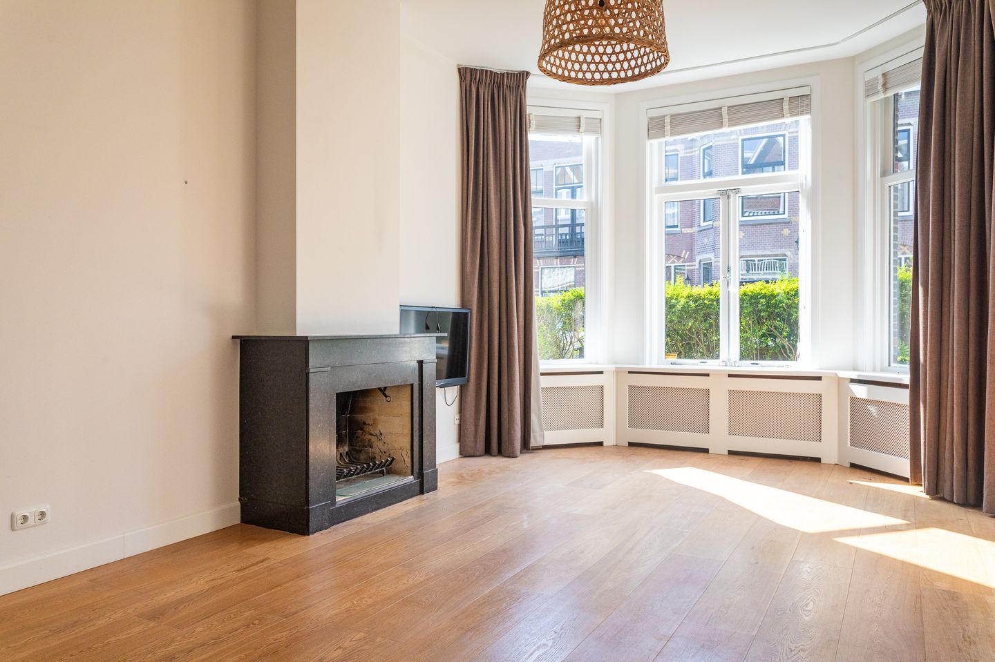 Photo 10 of Bentinckstraat 141