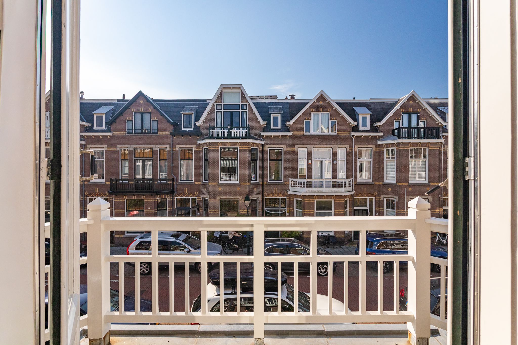 Photo 48 of Bentinckstraat 141